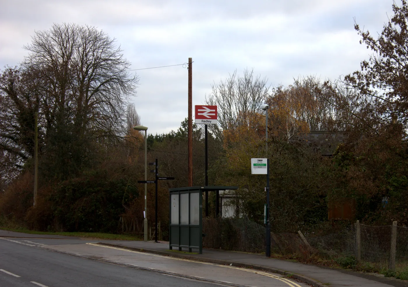 Radley station, one of the two stations closest to Abingdon, on the Didcot to Oxford line
